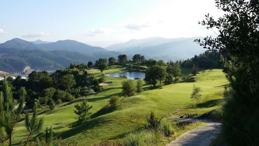 Bilbao: Vacaciones de 3 días jugando al golf Imagen de portada
