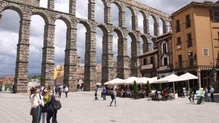 Desde Madrid: Excursión a Toledo y Segovia con Entrada al Alcázar Imagen de portada