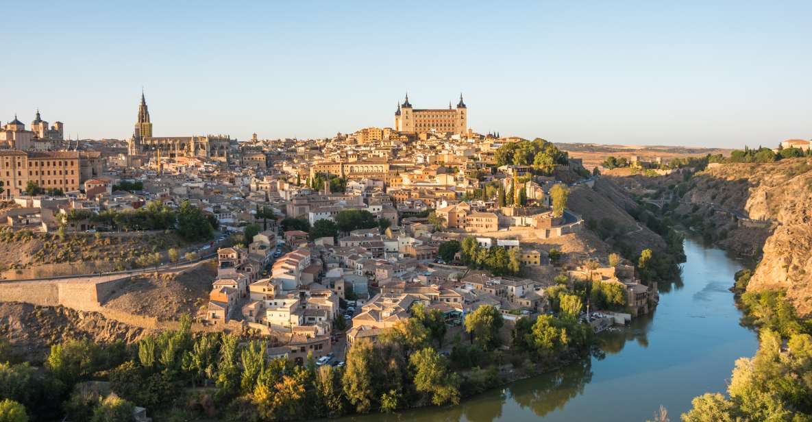 Madrid: tour guiado de Toledo, Segovia y su Alcázar Imagen de portada