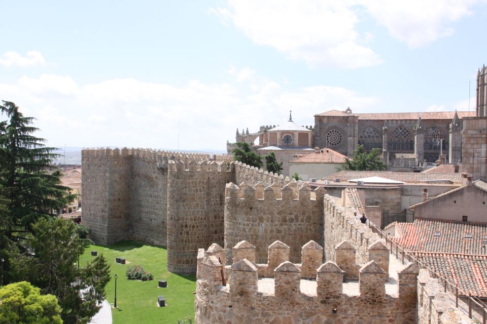 Desde Madrid: tour de día completo de Ávila y Segovia Imagen de portada