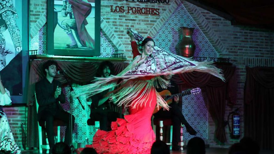 Madrid: Espectáculo flamenco Los Porches con tapas y entrada de vino Imagen de portada