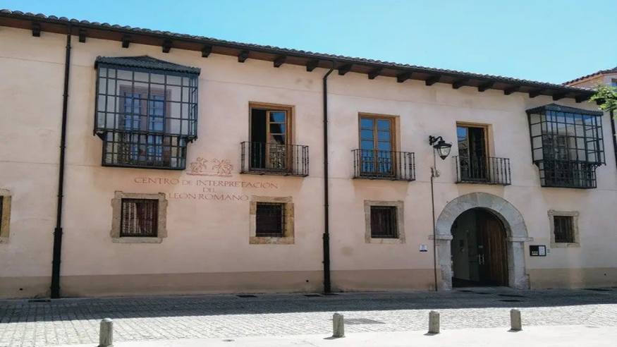 Casona Puerta de Castillo León Imagen de portada