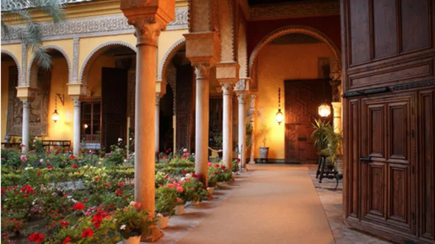 Palacio de Dueñas Visita Guiada  Imagen de portada