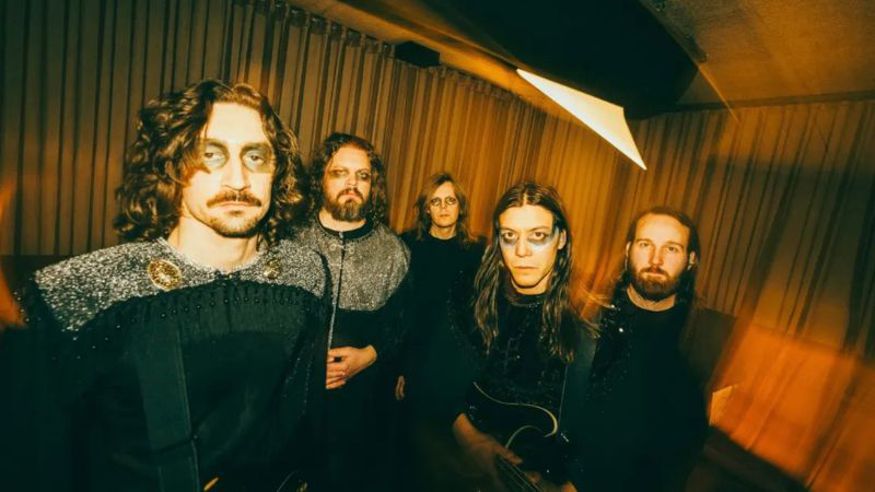 Hällas + Komodor Imagen de portada