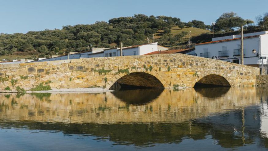 Cultura / Arte - Museos y monumentos - Sociedad -  Puente Romano sobre el Río Galindón - SAN NICOLAS DEL PUERTO