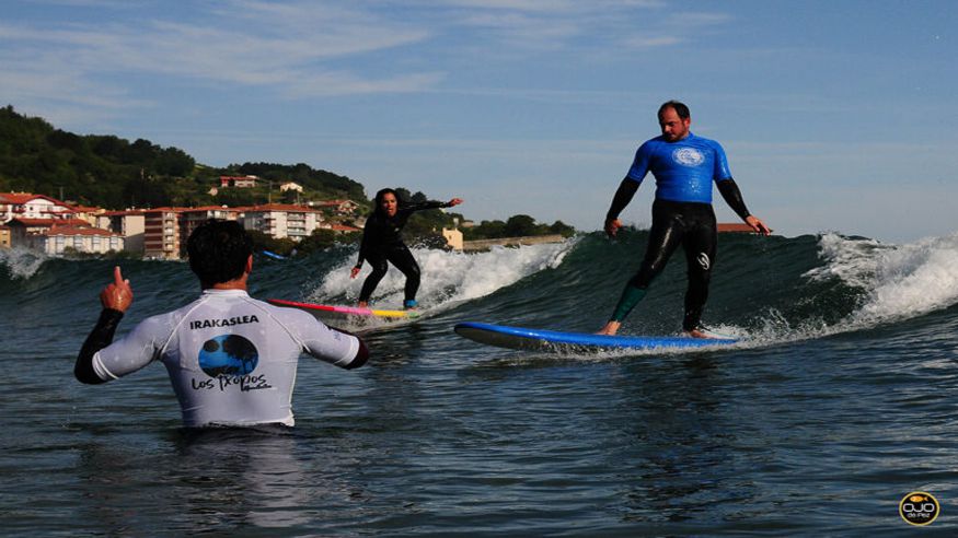 Surf - Deportes agua - Deportes aire libre -  Curso de surf en Mundaka - MUNDAKA