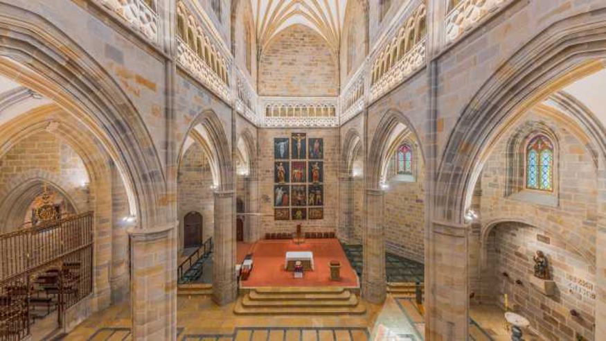 Museos y monumentos - Ruta cultural - Religión -  Bilbao: Entrada Catedral de Bilbao e Iglesia de San Antón - BILBAO