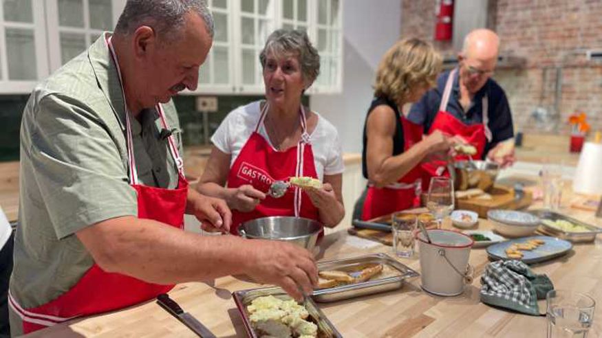 Cocina - Restauración / Gastronomía - Ruta cultural -  Bilbao: Clase de cocina vasca de pintxos y tapas con barra libre - BILBAO