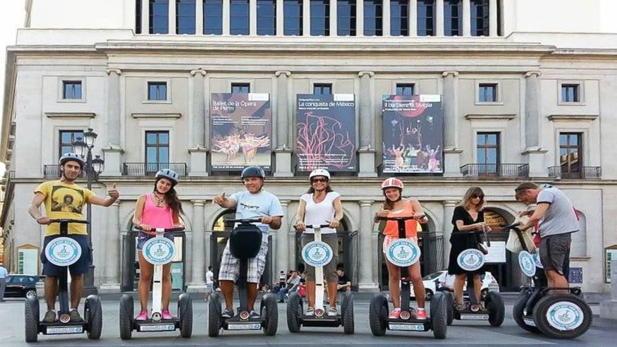 Parques - Otros gastronomía - Ruta cultural -  Madrid: tour de 1 h en Segway con chocolate con churros - MADRID