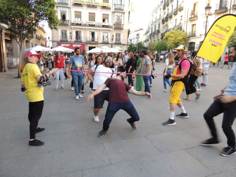 Bailes - Ruta cultural - Música / Baile / Noche -  BAILALOLOCO Silent Disco Tours - MADRID
