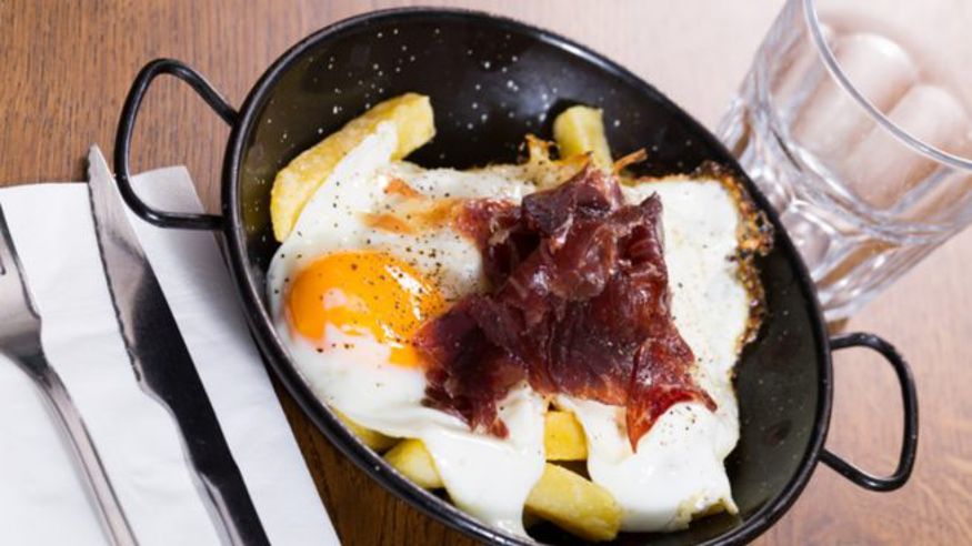 Restauración / Gastronomía - Ruta cultural -  Comer huevos estrellados en Casa Lucio - MADRID