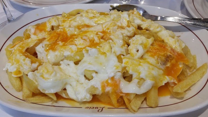 Restauración / Gastronomía - Ruta cultural -  Comer huevos estrellados en Casa Lucio - MADRID