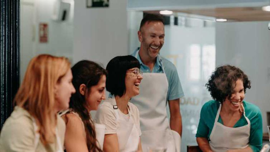 Catas - Restauración / Gastronomía - Aficiones -  Madrid: Clase de Cocina de Paella y Tapas con Mercado Local - MADRID