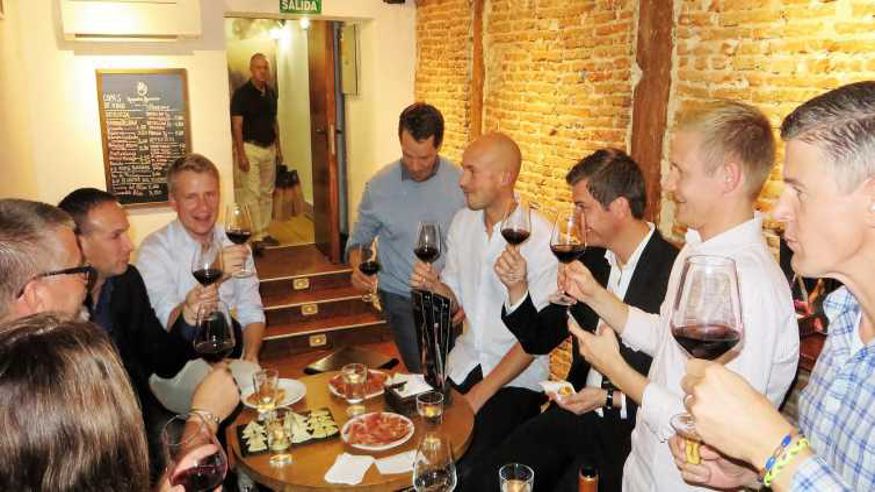 Catas - Restauración / Gastronomía - Ruta cultural -  Madrid: Tour gastronómico en grupo reducido sobre jamón ibérico y vino español - MADRID
