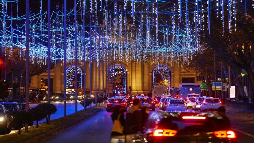 Cultura / Arte - Museos y monumentos - Ruta cultural -  Tour en Tuk Tuk: Lo más destacado de las luces de Navidad de Madrid - MADRID