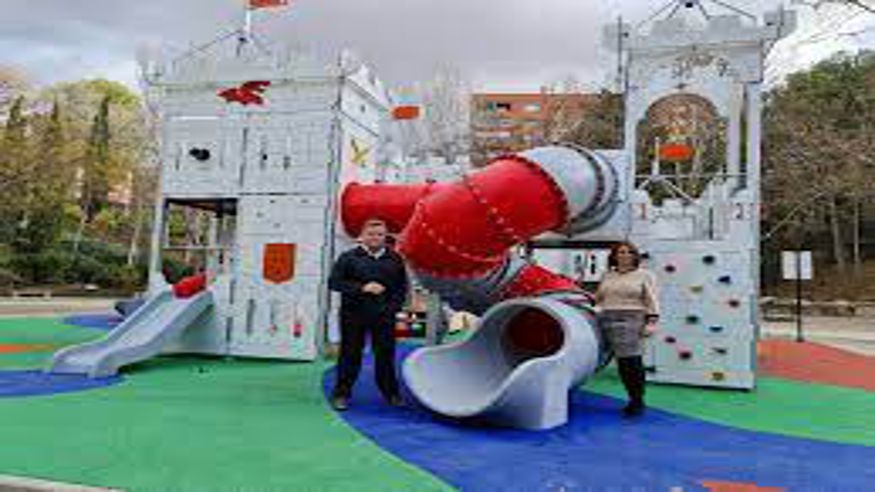 Parques - Infantil / Niños - Cultura / Arte -  Parque de los Fuero Ricardo Eced - TERUEL