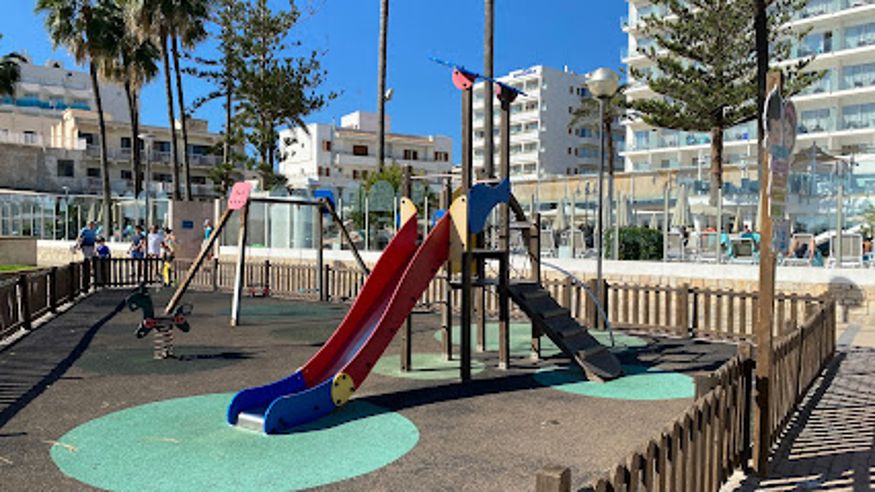 Parques - Infantil / Niños - Deportes agua -  Parque infantil CALA MILLOR - SANT LLORENÇ DES CARDASSAR