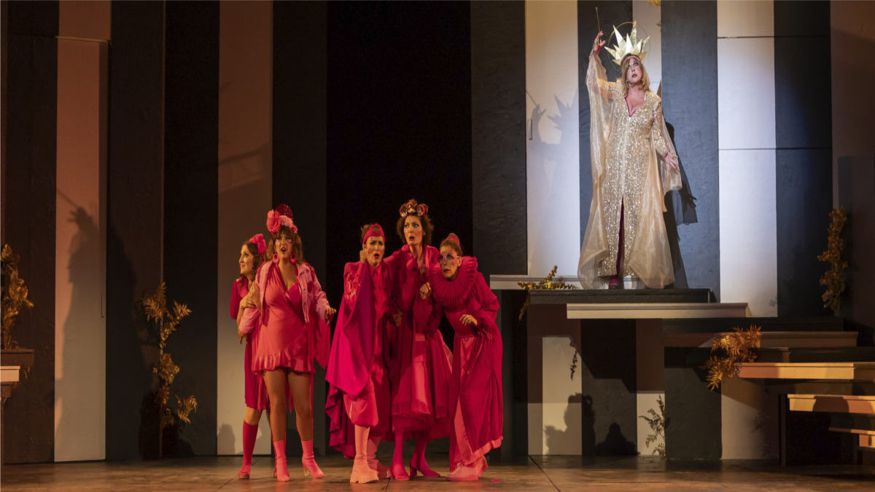 Teatro - Musicales - Humor -  Las asambleístas (Las que tropiezan), de José Troncoso. Con Sílvia Abril - INCA