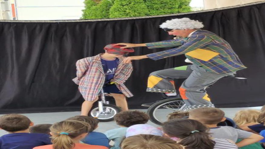 Circo - Infantil / Niños - Otros espectáculos -  "Escola PetrosKy" (KLIN KLAN KLOWN) - BURGOS