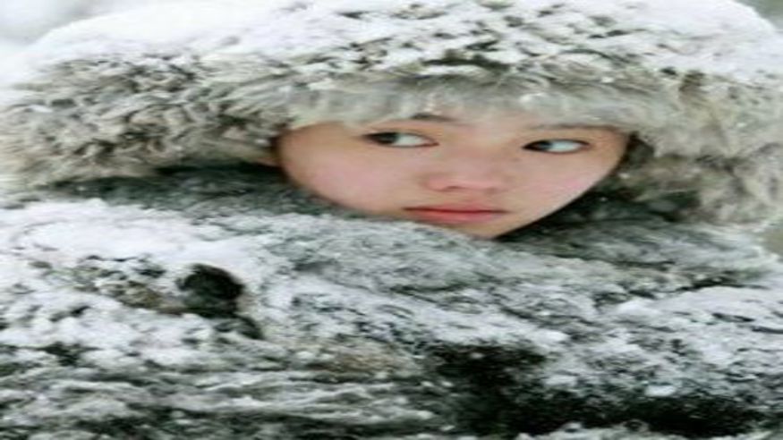 Cine -  LUNES DE CINE · CLIFF WALKERS · Un mes de historias chinas  - SEVILLA