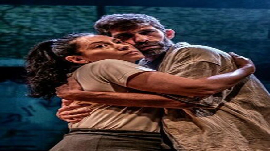 Teatro -  ESTRÉNATE · NÍNIVE · CÍA. LA FAMILIA POLÍTICA. - SEVILLA