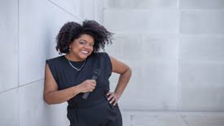 Teatro - Humor - Monólogos -  Red Flags Spiritual Comedy Show by Maga Paiva - BILBAO