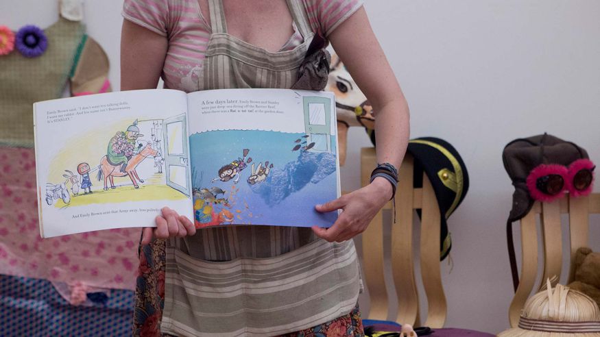 Talleres - Infantil / Niños - Pintura, escultura, arte y exposiciones -  Books Alive en familia (de 3 a 5 años) - Museo Guggenheim - BILBAO