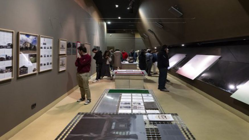 Pintura, escultura, arte y exposiciones -  "La exposición "Baserria. Madera, piedra, mito, presente" en Igartubeiti" - BILBAO