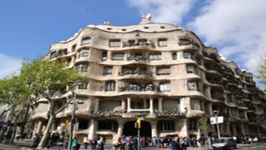 Cultura / Arte - Museos y monumentos - Otros espectáculos -  Visita nocturna y espectáculo en La Pedrera - BARCELONA