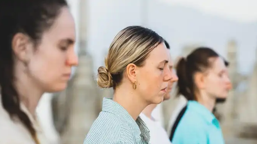 Yoga - Formación / Bienestar - Infantil / Niños -   Actividad familiar: Espacios verdes, lugares de silencio  - VITORIA-GASTEIZ