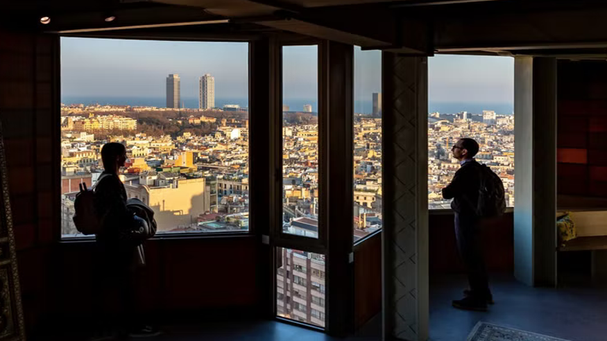 Museos y monumentos - Ruta cultural - Sociedad -  Entrada al mirador de Unlimited Barcelona - BARCELONA