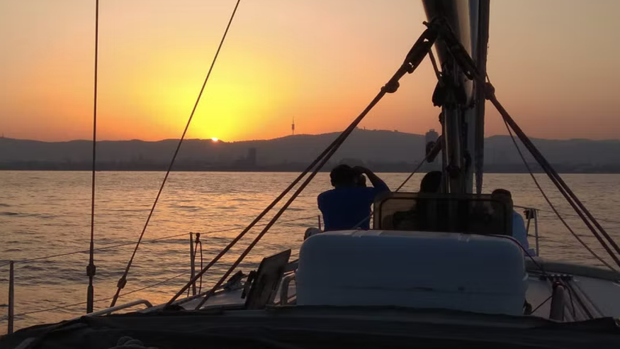Vela - Deportes aire libre -  Paseo en velero al atardecer - BARCELONA