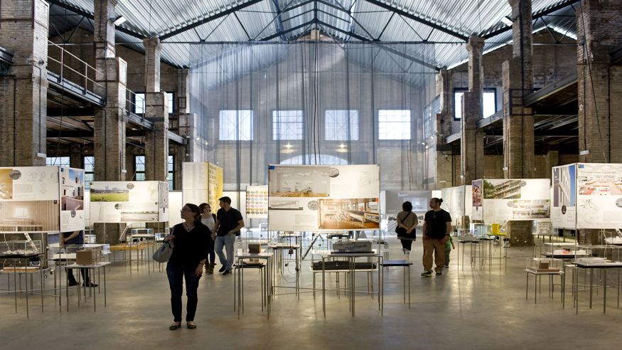 Cultura / Arte - Pintura, escultura, arte y exposiciones - Sociedad -  Exposició 'Interrogar Barcelona. De la industrialització al segle XXI' - BARCELONA