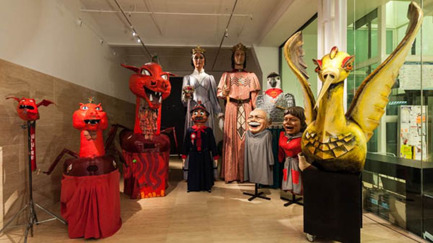 Cultura / Arte - Pintura, escultura, arte y exposiciones - Sociedad -  Exposició permanent de les figures d'imatgeria festiva dels barris de Sant Martí - BARCELONA