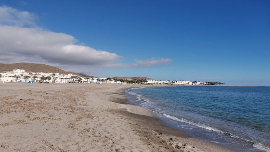 Deportes agua - Windsurf - Kayak -  Playa de Los Cocones - ALMERIA
