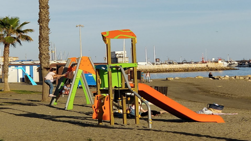 Parques - Juegos - Infantil / Niños -  Parque pequeño - parque infantil - MÁLAGA