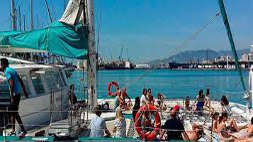 Fotografía - Deportes agua - Ruta cultural -  Paseo en catamarán por Valencia con comida - VALÈNCIA