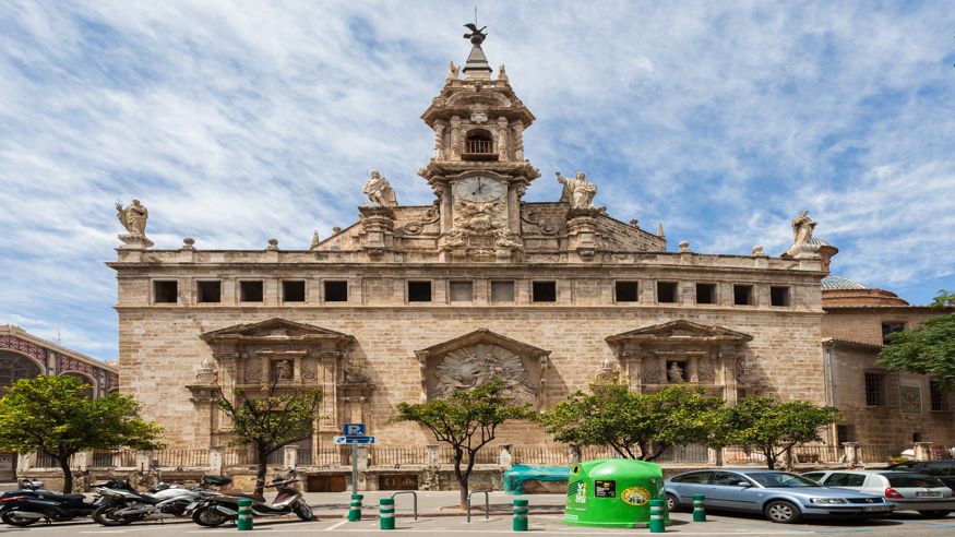 Museos y monumentos - Ruta cultural - Religión -  Entrada a la iglesia de los Santos Juanes - VALÈNCIA